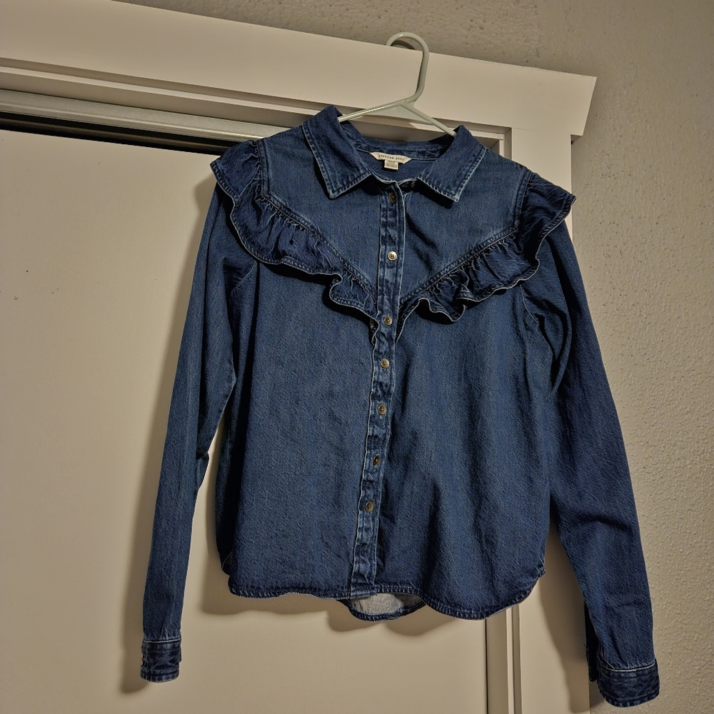 American Eagle Ruffle Button Down Top